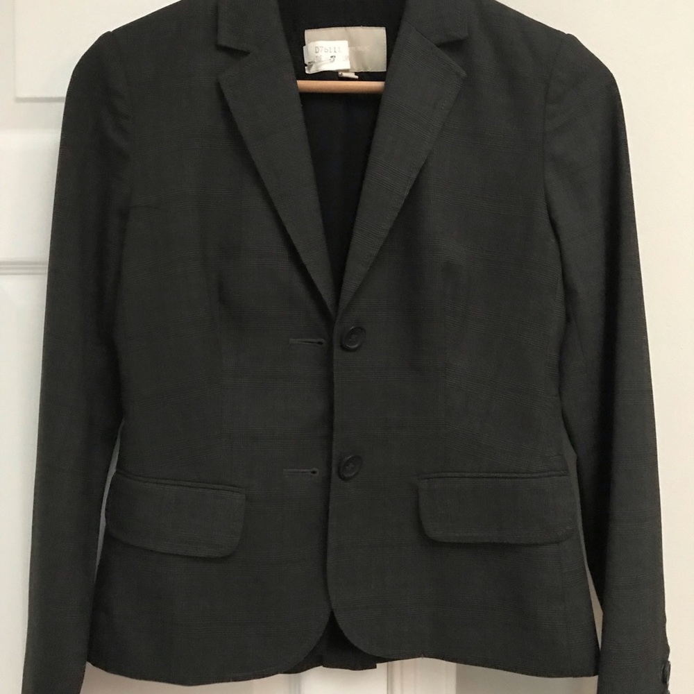 Banana republic suit with subtle plaid pattern